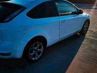 Second-hand Ford Focus 104 CP (76 kW) 2010 Alb Coupe