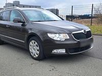 Gebraucht Skoda Superb 170 PS (125 kW) 2013 Braun Kombi
