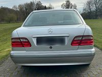 Gebraucht Mercedes E200 163 PS (119 kW) 2000 Silber Limousine