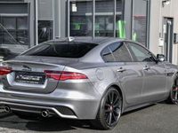 Gebraucht Jaguar XE R-Dynamic 250 PS (183 kW) 2023 Eiger grey metallic Limousine