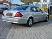 Gebraucht Mercedes E320 204 PS (150 kW) 2004 Silber Limousine