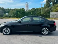 Gebraucht BMW 318 Basis 143 PS (105 kW) 2010 Schwarz Limousine