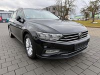 Gebraucht VW Passat R 122 PS (89 kW) 2022 Schwarz Kombi