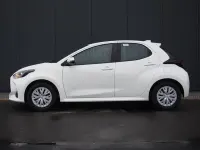 Gebraucht Toyota Yaris Basis 72 PS (52 kW) 2023 Schneeweiß Kleinwagen