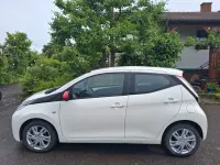 Gebraucht Toyota Aygo 69 PS (50 kW) 2016 Weiß Kleinwagen