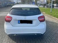 Gebraucht Mercedes A180 122 PS (89 kW) 2016 Limousine