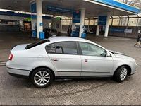 Gebraucht VW Passat 140 PS (102 kW) 2005 Silber Limousine