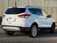 Gebraucht Ford Kuga Titanium 150 PS (110 kW) 2016 Weiß SUV