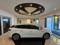 Gebraucht Renault Megane E-Tech 158 PS (116 kW) 2020 Weiss "nacre" Kombi