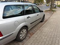 Gebraucht Ford Focus 100 PS (73 kW) 2002 Silber Kombi