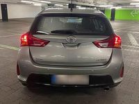 Gebraucht Toyota Auris 132 PS (97 kW) 2012 Silber Kleinwagen