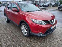 Gebraucht Nissan Qashqai Tekna 116 PS (85 kW) 2014 New red (m) SUV