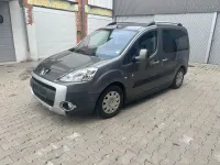 Gebraucht Peugeot Partner Tepee Family 109 PS (80 kW) 2009 Braun Van / Kleinbus