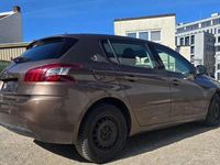 Gebraucht Peugeot 308 Active 125 PS (91 kW) 2014 Lackierung rich oak Kleinwagen