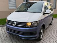 Gebraucht VW Multivan 150 PS (110 kW) 2019 Bluegalacticeffect folierung Van