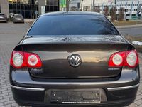 Gebraucht VW Passat Comfortline 105 PS (77 kW) 2009 Braun Limousine