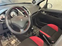Gebraucht Peugeot 207 95 PS (69 kW) 2009 Schwarz Kleinwagen