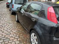 gebraucht Fiat Punto 1.4 Benzin mit viele neue teile
