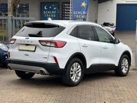 Gebraucht Ford Kuga Titanium 150 PS (110 kW) 2021 Frozen white SUV