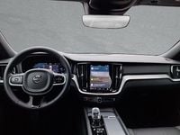 Gebraucht Volvo V60 Plus 197 PS (144 kW) 2025 Weiß Kombi