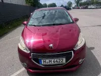 Gebraucht Peugeot 208 Active 95 PS (69 kW) 2012 Rot Kleinwagen