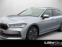 Gebraucht Skoda Superb Selection 150 PS (110 kW) 2025 Silber Kombi