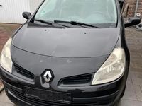 Gebraucht Renault Clio II Expression 89 PS (65 kW) 2005 Schwarz Kleinwagen