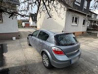 Gebraucht Opel Astra 105 PS (77 kW) 2006 Silber Limousine