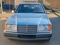 Gebraucht Mercedes E230 132 PS (97 kW) 1992 Silber Limousine