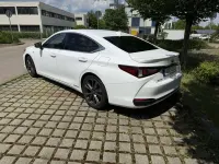 Gebraucht Lexus ES300H Sport Line 218 PS (160 kW) 2019 Weiß Limousine