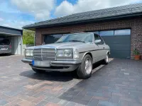 Gebraucht Mercedes 230 136 PS (100 kW) 1982 Silber Coupé