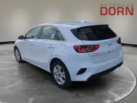 Neu Kia Ceed 140 PS (102 kW) 2026 Carraraweiss Kleinwagen
