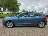 Gebraucht Ford Focus Cool & Connect 120 PS (88 kW) 2020 Chromablau metallic Limousine