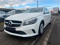 Gebraucht Mercedes A180 109 PS (80 kW) 2016 Weiß Limousine