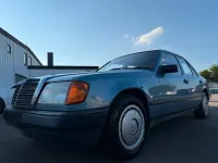 Gebraucht Mercedes E230 132 PS (97 kW) 1988 Blau Limousine