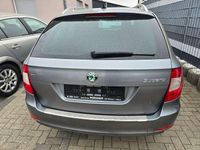 Gebraucht Skoda Superb Elegance 170 PS (125 kW) 2013 Platingrau metallic Kombi