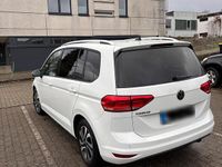 Gebraucht VW Touran Active 150 PS (110 kW) 2021 Weiß Van / Kleinbus