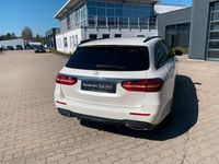 Gebraucht Mercedes E300 AMG 265 PS (194 kW) 2023 Manufaktur diamantweiß bright Kombi