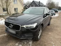 Gebraucht Volvo XC60 Momentum 150 PS (110 kW) 2020 Schwarz SUV