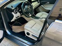 Gebraucht Mercedes CLA180 Shooting Brake Urban 122 PS (89 kW) 2016 Grau Kombi
