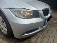 Gebraucht BMW 318 129 PS (94 kW) 2006 Silber Limousine