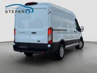 Gebraucht Ford Transit Trend 131 PS (96 kW) 2020 Weiß Van / Kleinbus