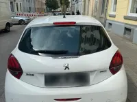 Gebraucht Peugeot 208 Active 68 PS (50 kW) 2016 Weiß Kleinwagen