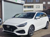 Gebraucht Hyundai i30 101 PS (74 kW) 2024 Weiß Kombi
