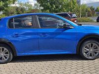Gebraucht Peugeot e-208 Active 100 kW (136 PS) 2022 Vertigo blau Kleinwagen