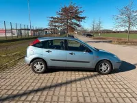 Gebraucht Ford Focus 101 PS (74 kW) 2003 Blau Kleinwagen
