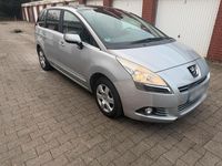 Gebraucht Peugeot 5008 Premium 156 PS (114 kW) 2011 Silber Van / Kleinbus