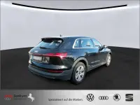 Gebraucht Audi e-tron Basis 230 kW (313 PS) 2022 Schwarz SUV