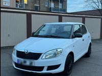 Gebraucht Skoda Fabia 60 PS (44 kW) 2015 Weiß Kleinwagen