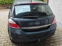 Używany Opel Astra 105 KM (77 kW) 2006 Niebieski Hatchback